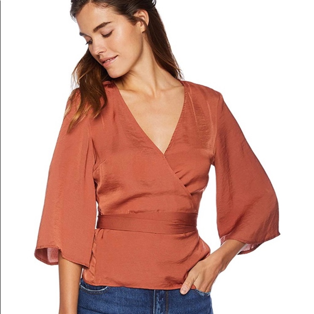 Cupcakes and Cashmere Gabriele Tumbled Satin Wrap